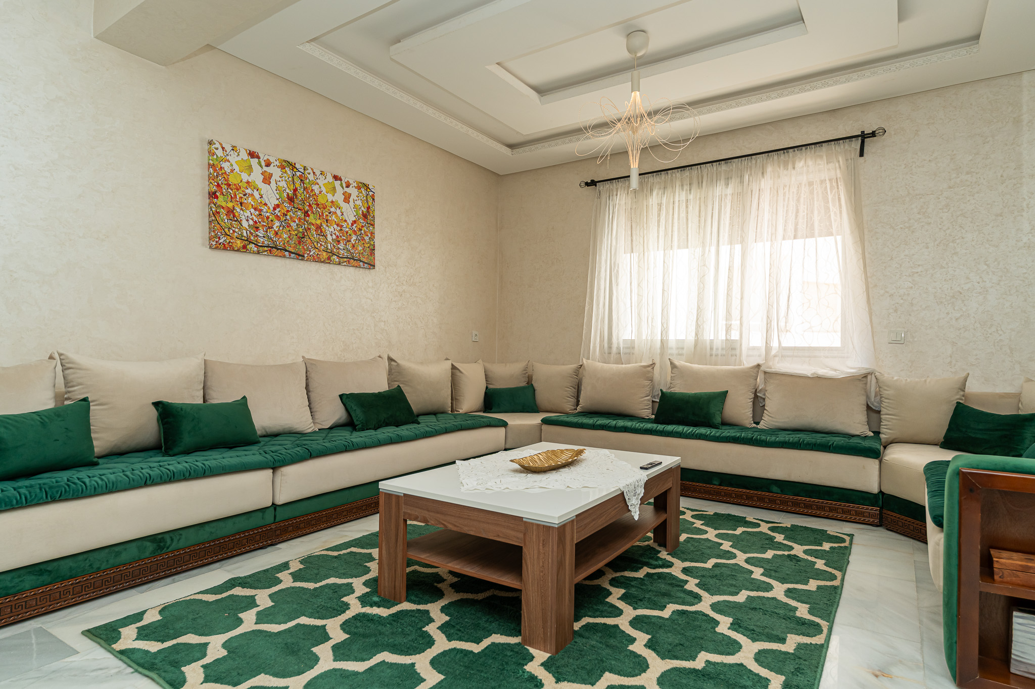 Instapklaar investeringsappartement — Place Mozart, Tanger — 80 m², 2 slpk, ondergrondse parking