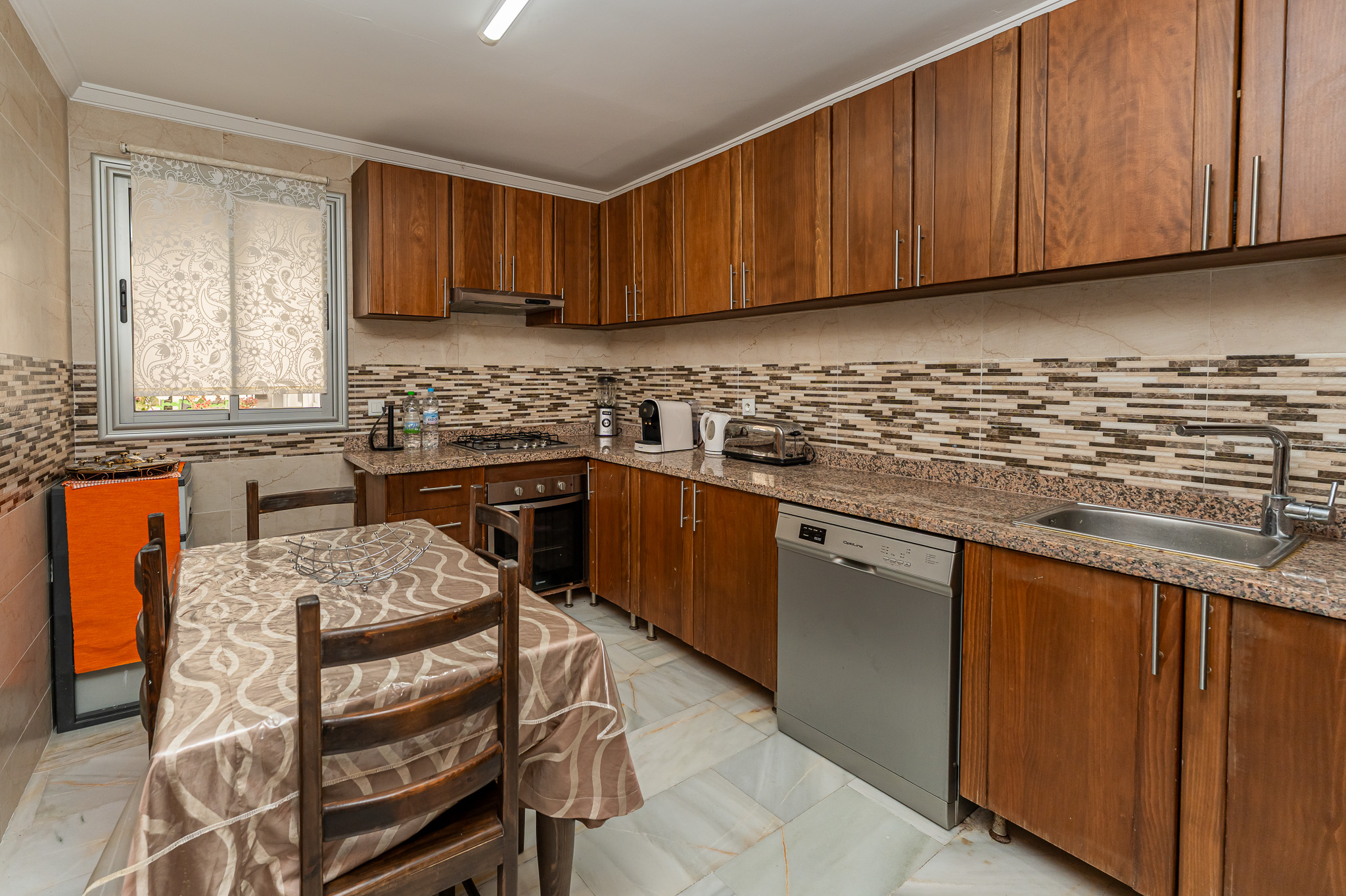 Instapklaar investeringsappartement — Place Mozart, Tanger — 80 m², 2 slpk, ondergrondse parking