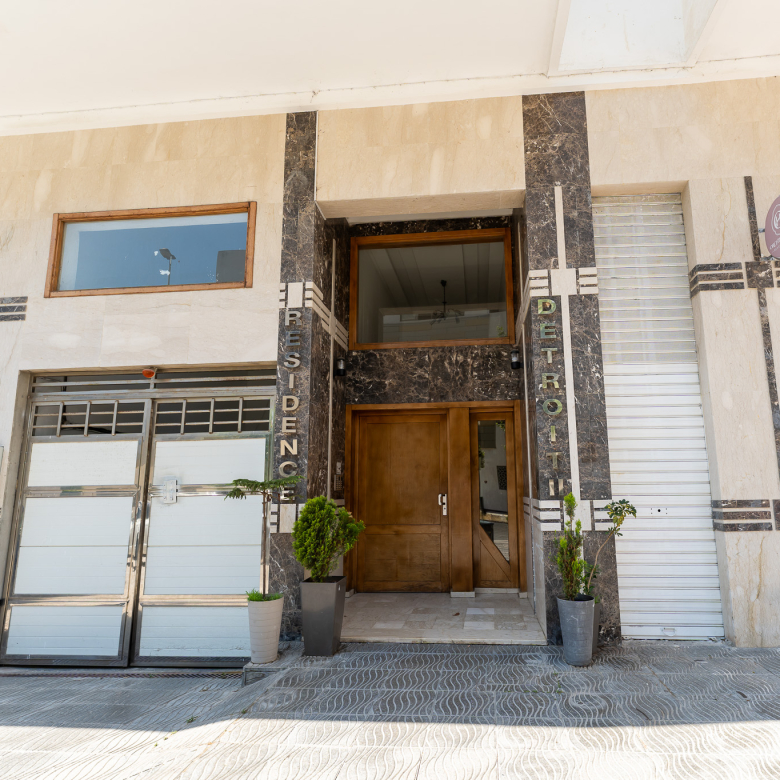 Instapklaar investeringsappartement — Place Mozart, Tanger — 80 m², 2 slpk, ondergrondse parking