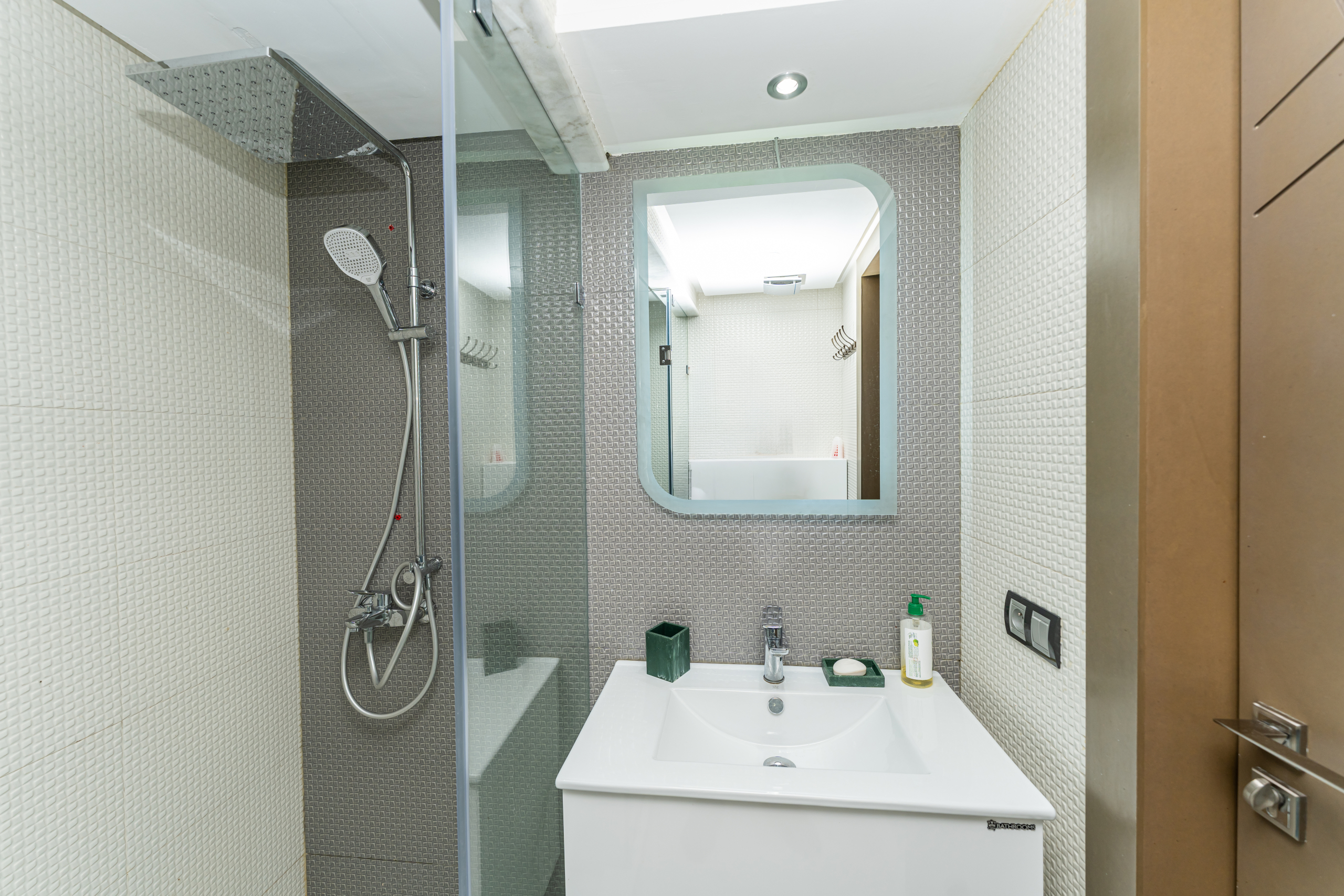 Stijlvol business-appartement — Executive Terrace, Tanger — 105m², 3slk, ondergrondse privé parkeerplaats