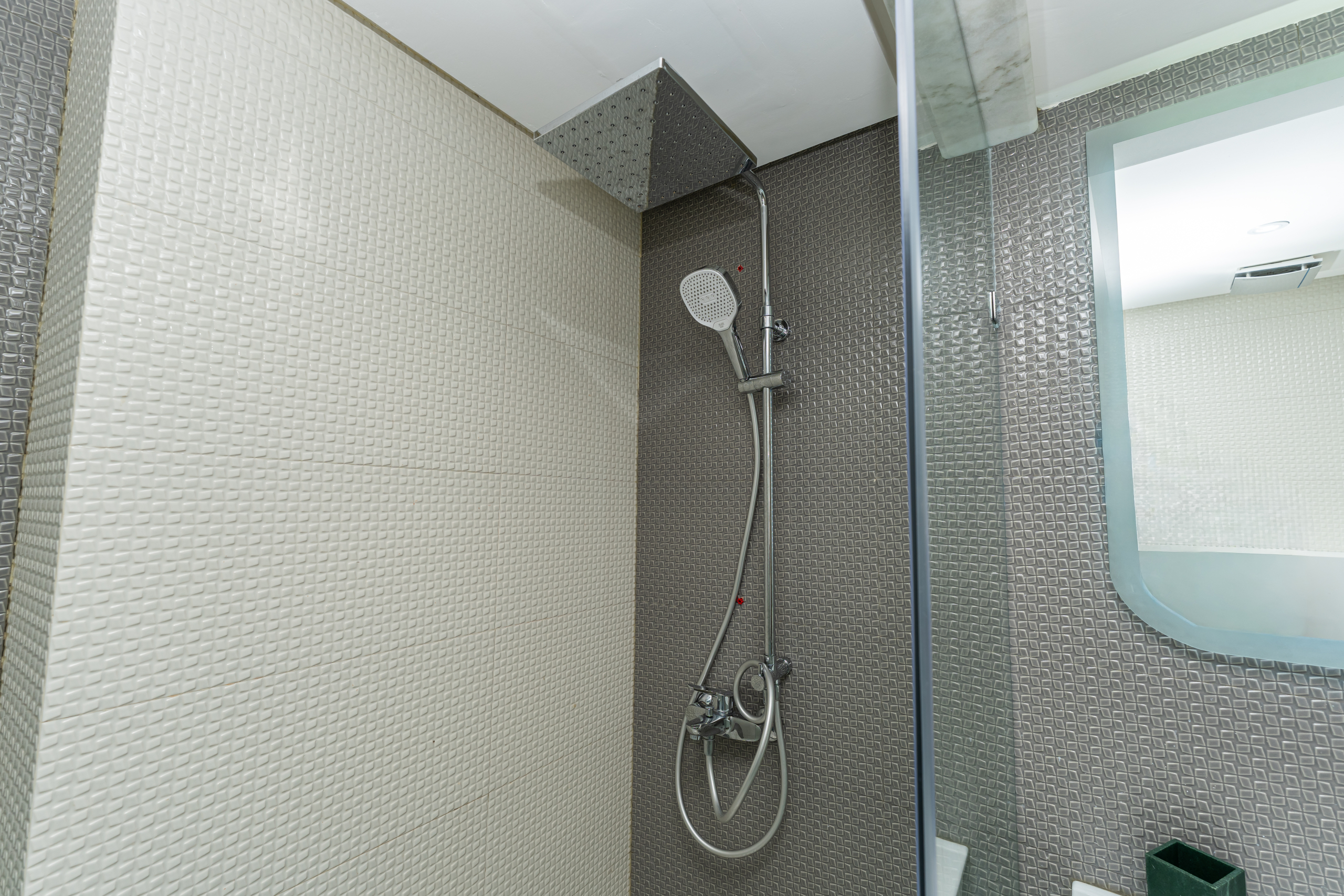 Stijlvol business-appartement — Executive Terrace, Tanger — 105m², 3slk, ondergrondse privé parkeerplaats