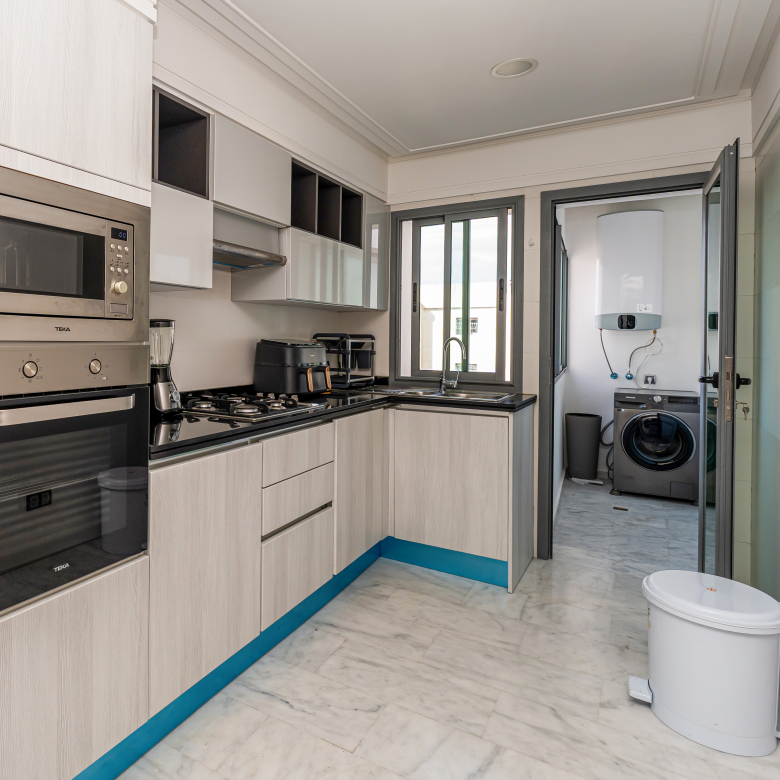 Stijlvol business-appartement — Executive Terrace, Tanger — 105m², 3slk, ondergrondse privé parkeerplaats