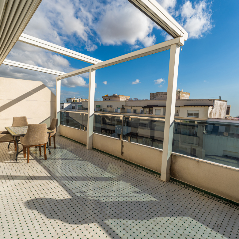 Stijlvol business-appartement — Executive Terrace, Tanger — 105m², 3slk, ondergrondse privé parkeerplaats