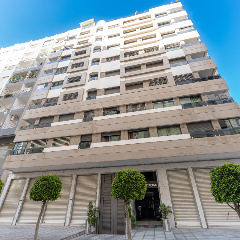 Stijlvol business-appartement — Executive Terrace, Tanger — 105m², 3slk, ondergrondse privé parkeerplaats
