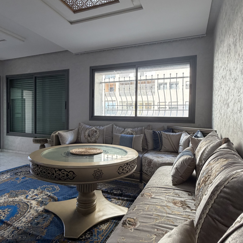 Centraal gelegen appartement — Lina, Avenue Moulay Ismail, Tanger — 101 m², 3 slpk