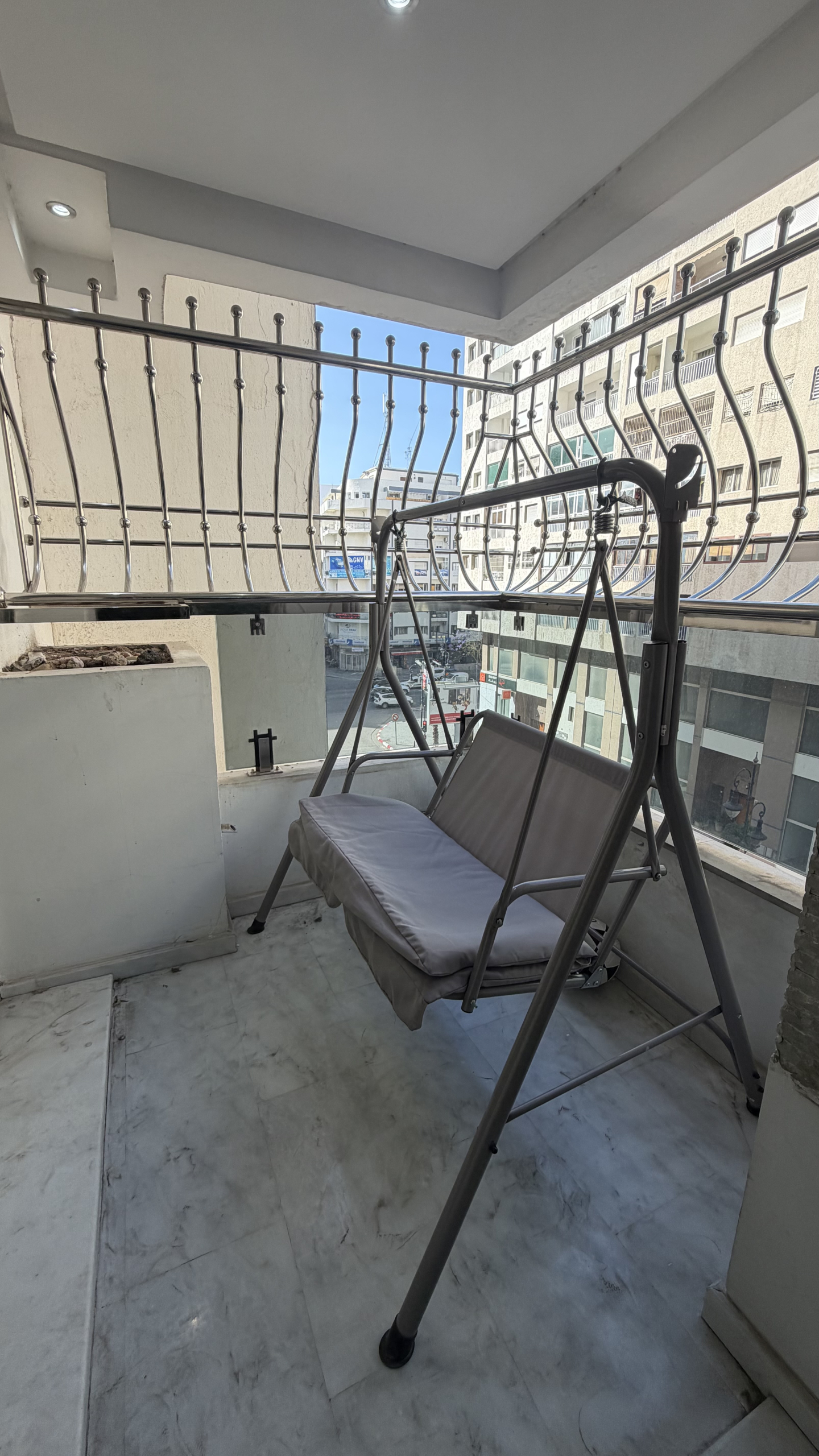 Centraal gelegen appartement — Lina, Avenue Moulay Ismail, Tanger — 101 m², 3 slpk