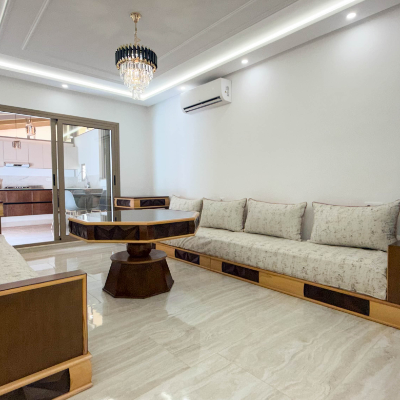 Ruim gezinsappartement — 100 m², 3 slpk, 2 badkamers, parking