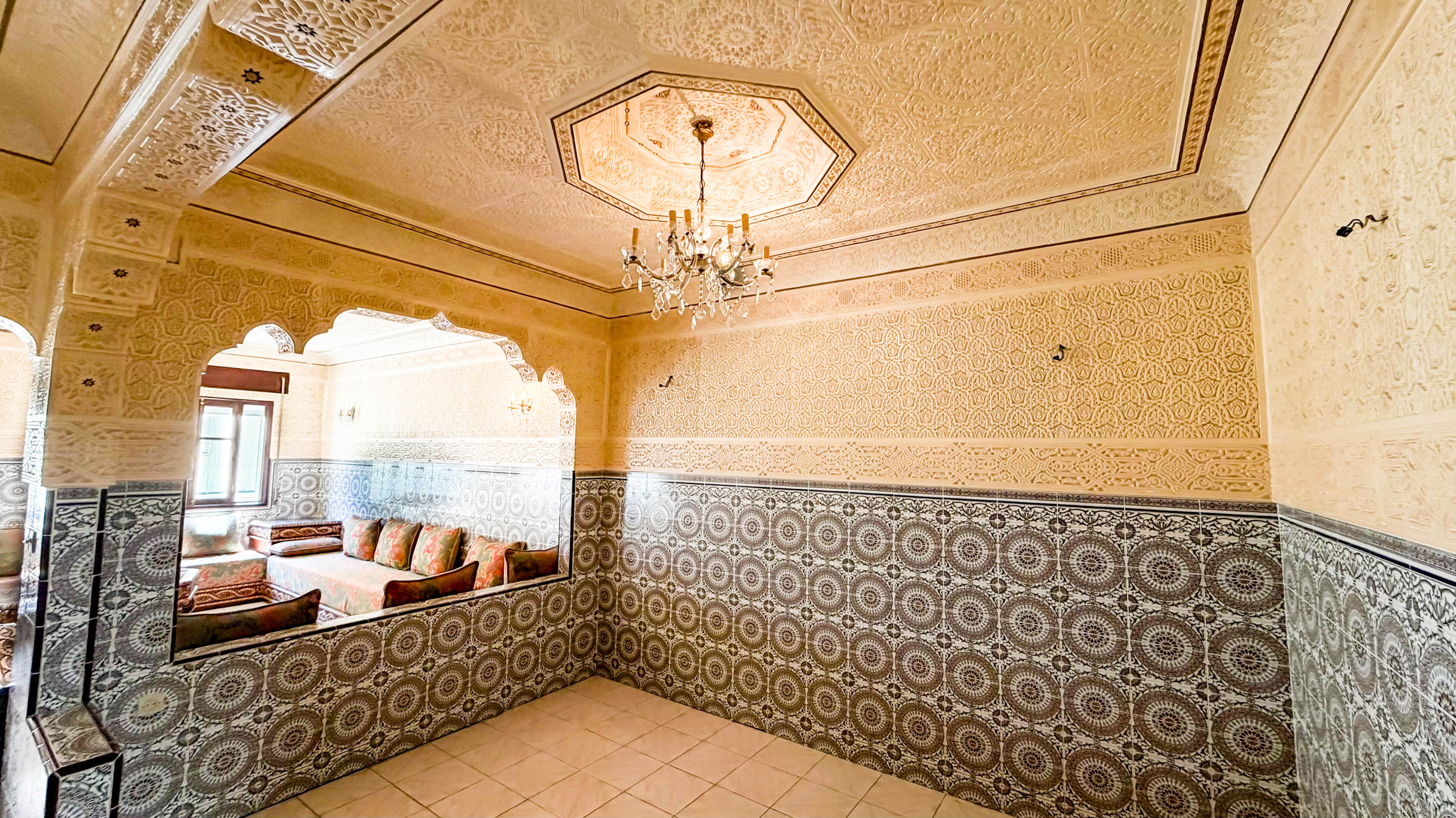 Gezinswoning met garage — El Mandar El Jamil, Drissia, Tanger — 285 m², 3 verdiepingen