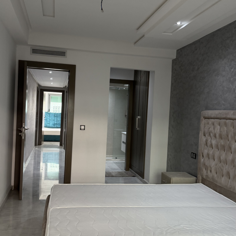 Centraal gelegen appartement — Lina, Avenue Moulay Ismail, Tanger — 101 m², 3 slpk