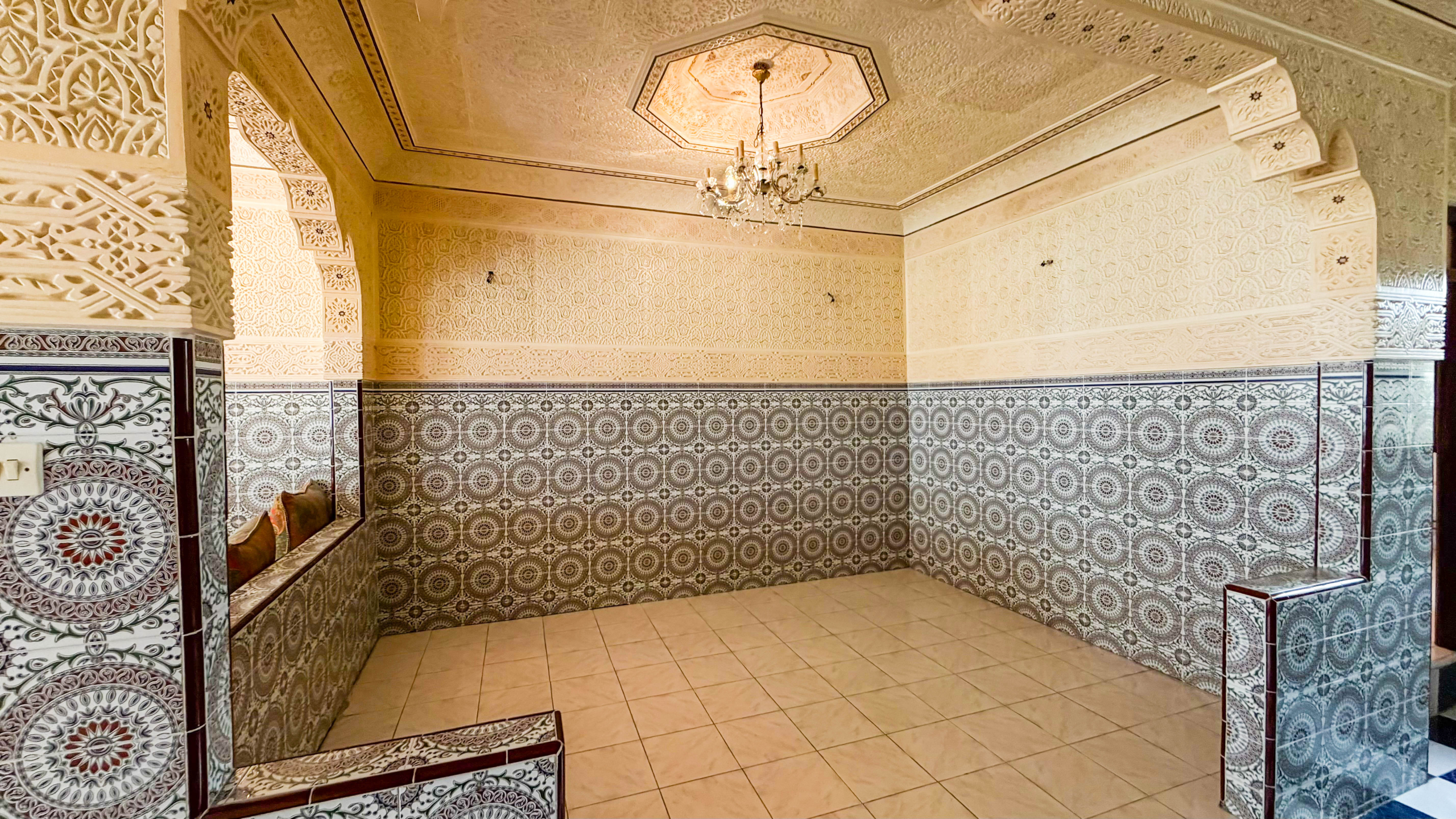 Gezinswoning met garage — El Mandar El Jamil, Drissia, Tanger — 285 m², 3 verdiepingen