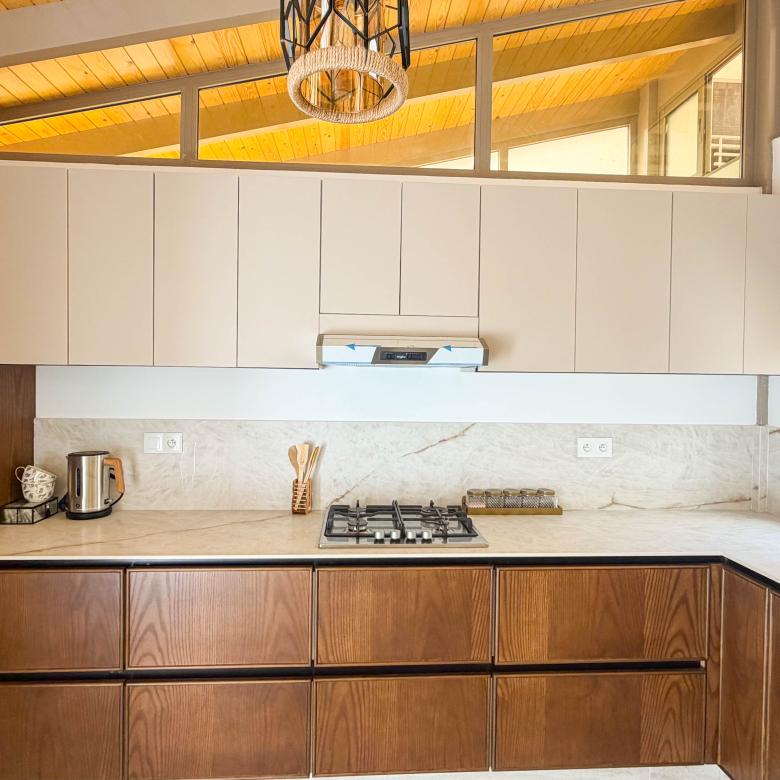 Ruim gezinsappartement — 100 m², 3 slpk, 2 badkamers, parking