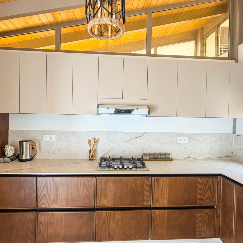 Ruim gezinsappartement — 100 m², 3 slpk, 2 badkamers, parking