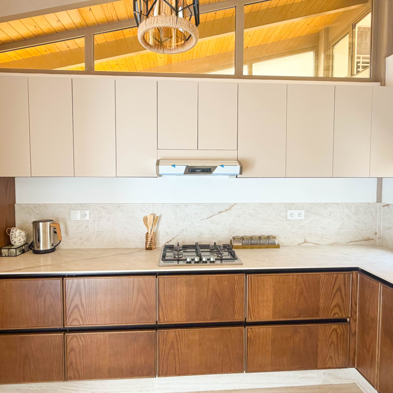 Ruim gezinsappartement — 100 m², 3 slpk, 2 badkamers, parking