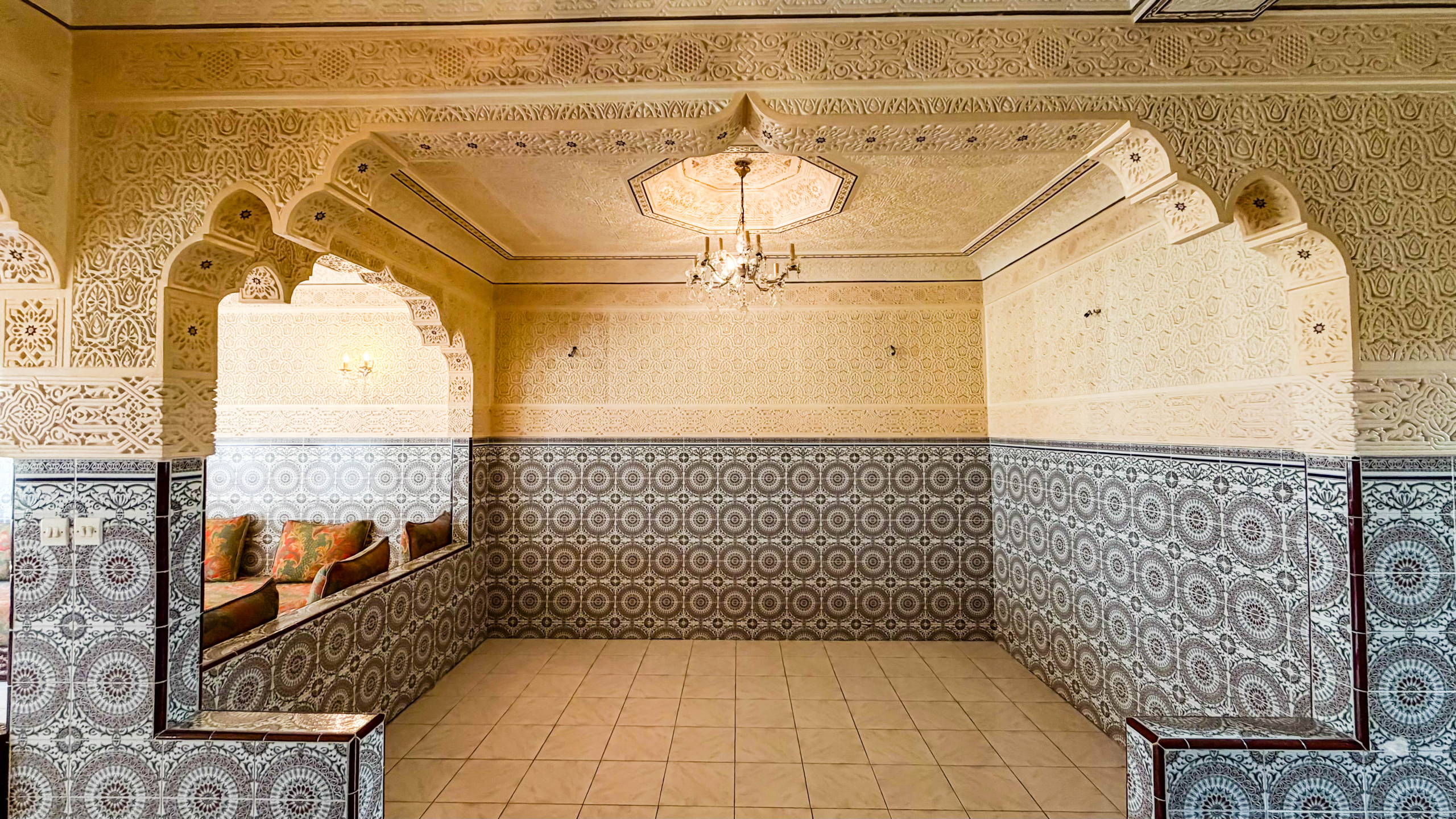 Gezinswoning met garage — El Mandar El Jamil, Drissia, Tanger — 285 m², 3 verdiepingen