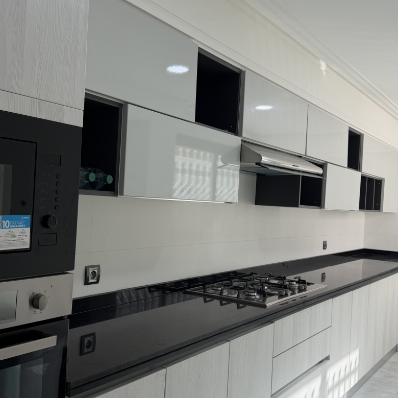 Centraal gelegen appartement — Lina, Avenue Moulay Ismail, Tanger — 101 m², 3 slpk