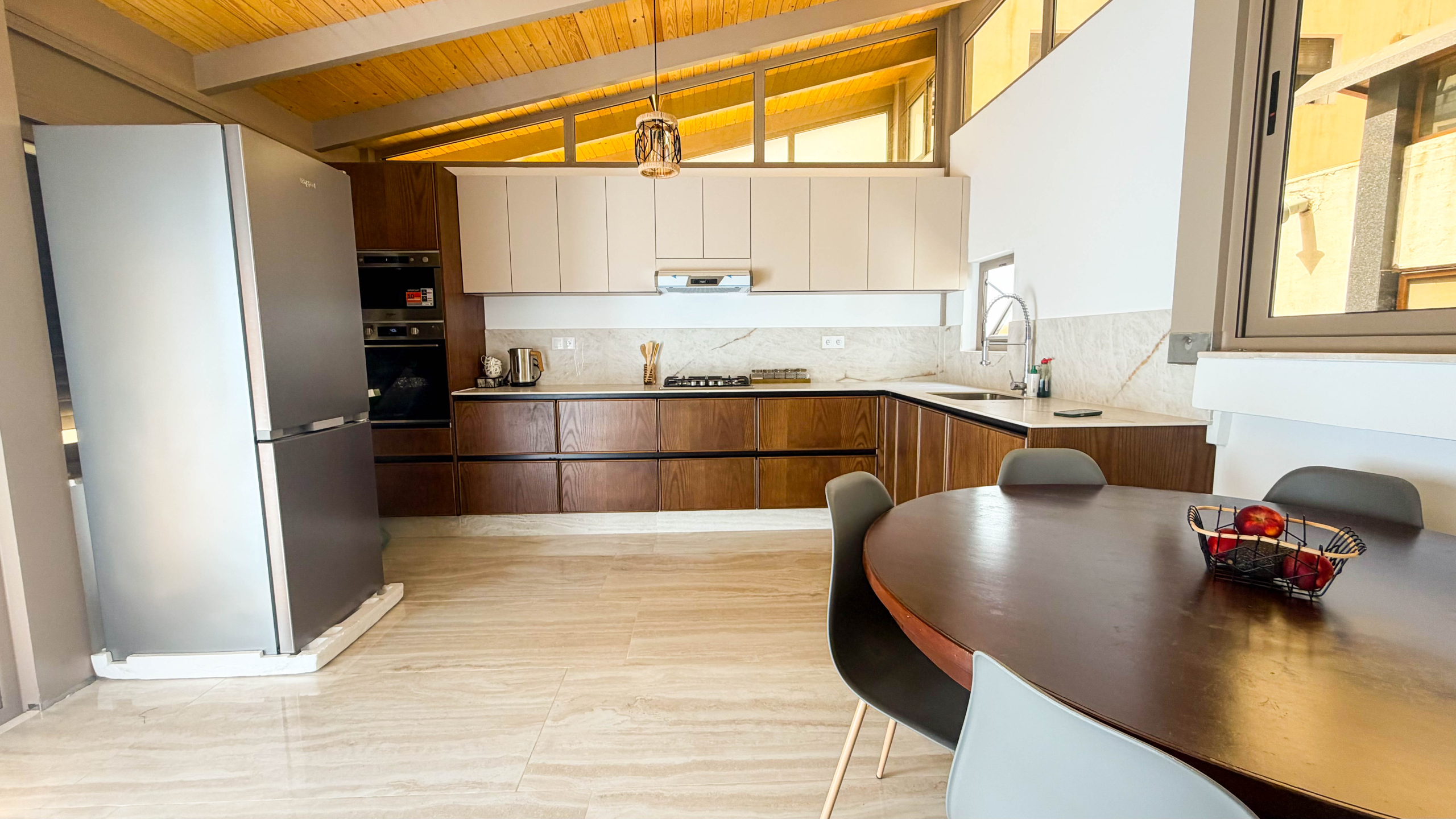 Ruim gezinsappartement — 100 m², 3 slpk, 2 badkamers, parking