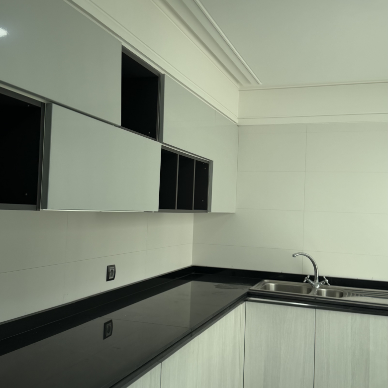 Centraal gelegen appartement — Lina, Avenue Moulay Ismail, Tanger — 101 m², 3 slpk