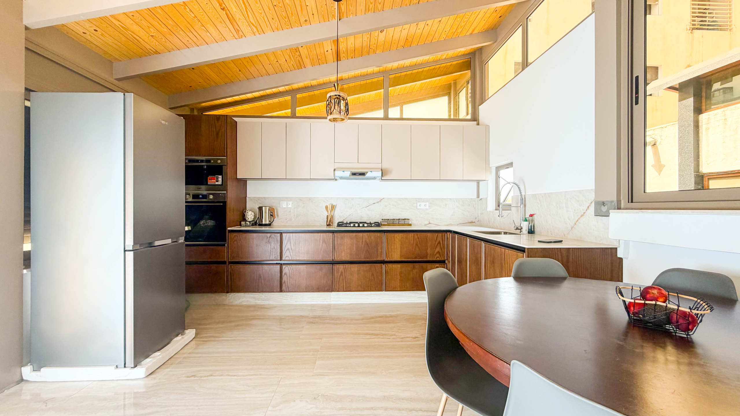 Ruim gezinsappartement — 100 m², 3 slpk, 2 badkamers, parking