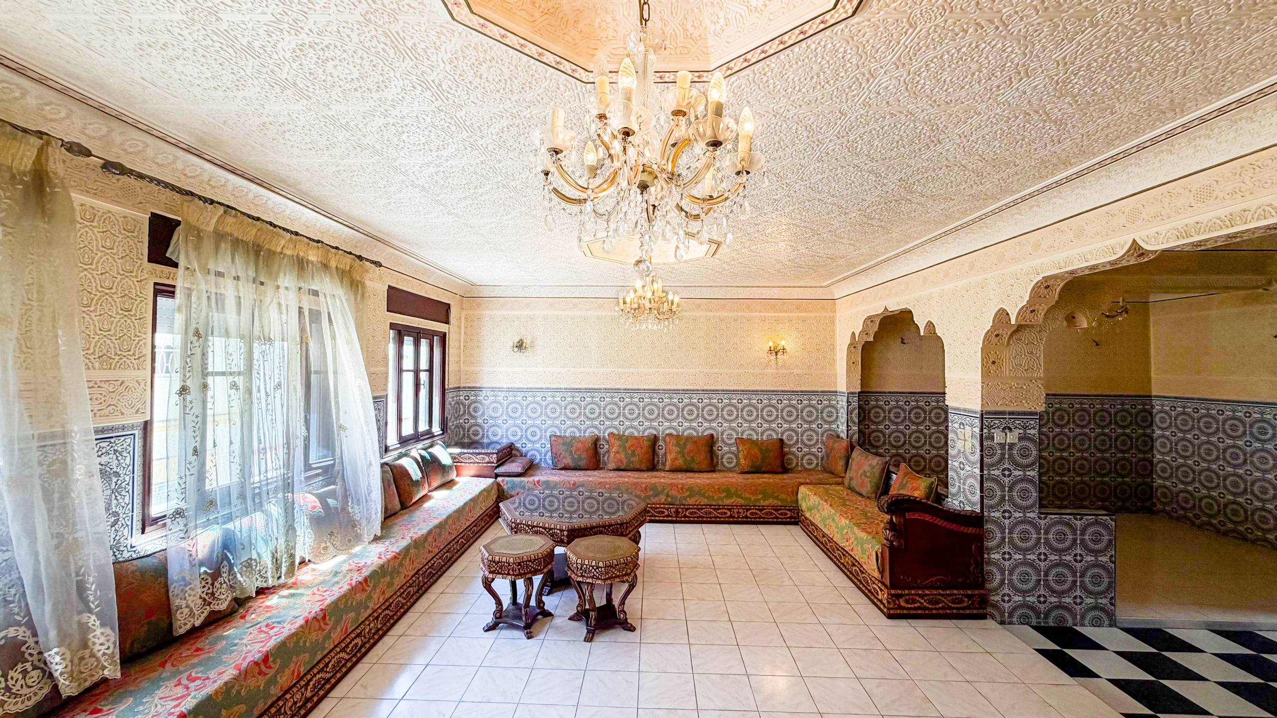 Gezinswoning met garage — El Mandar El Jamil, Drissia, Tanger — 285 m², 3 verdiepingen