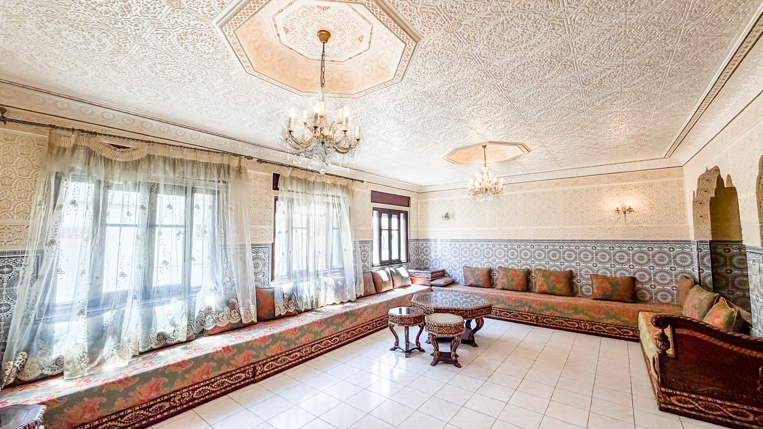 Gezinswoning met garage — El Mandar El Jamil, Drissia, Tanger — 285 m², 3 verdiepingen
