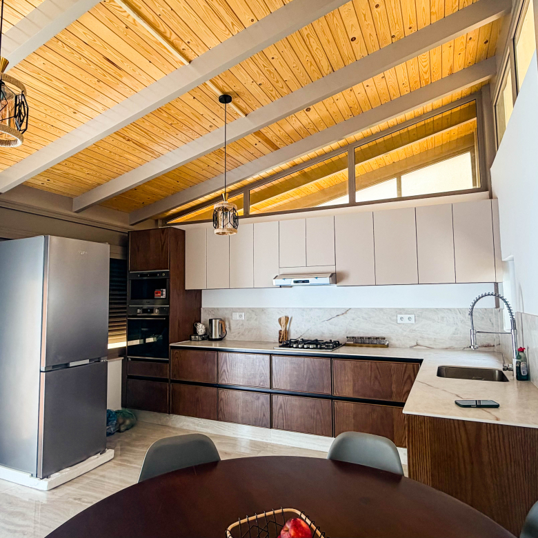 Ruim gezinsappartement — 100 m², 3 slpk, 2 badkamers, parking