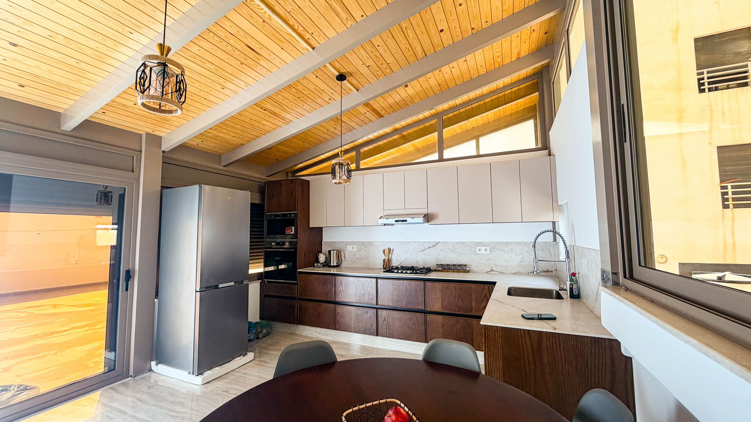 Ruim gezinsappartement — 100 m², 3 slpk, 2 badkamers, parking