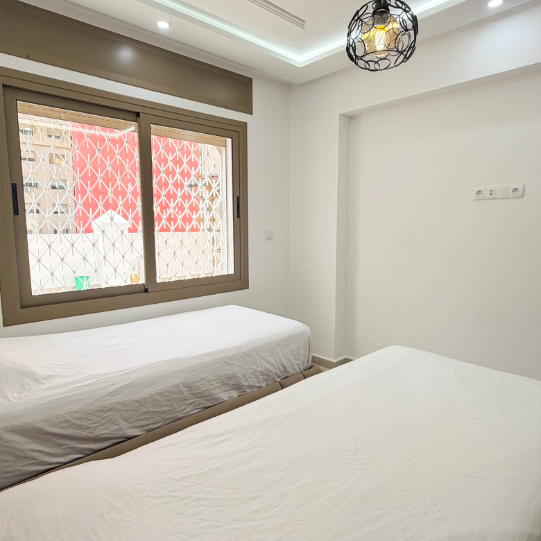 Ruim gezinsappartement — 100 m², 3 slpk, 2 badkamers, parking
