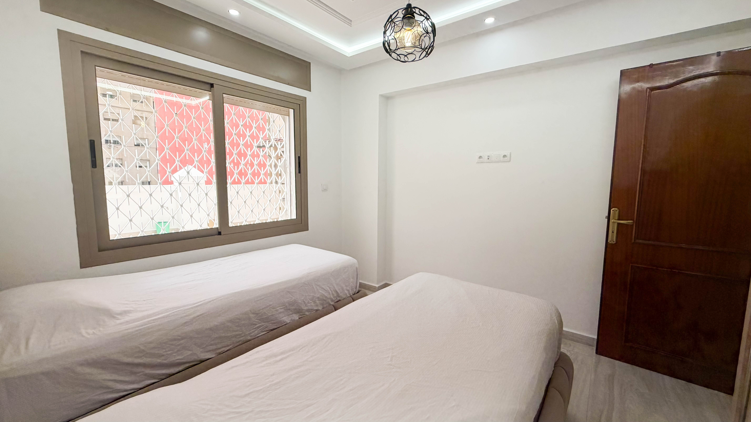 Ruim gezinsappartement — 100 m², 3 slpk, 2 badkamers, parking
